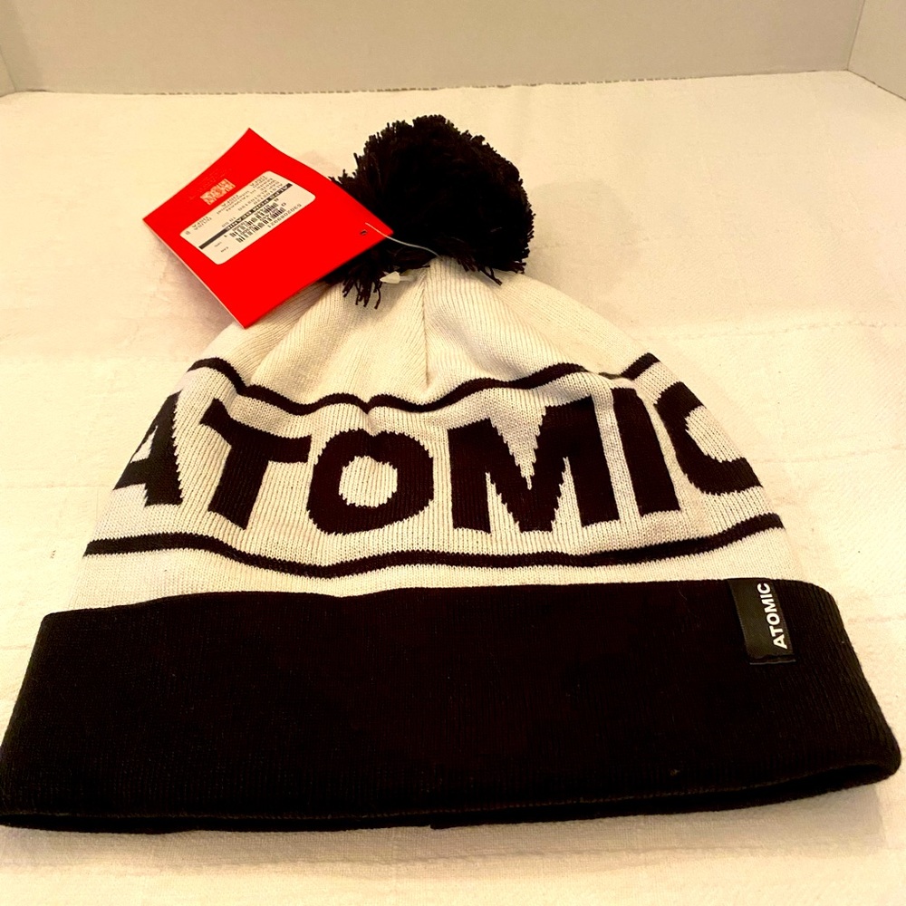 Alps Pom beanie. Preowned with tags. Black and white